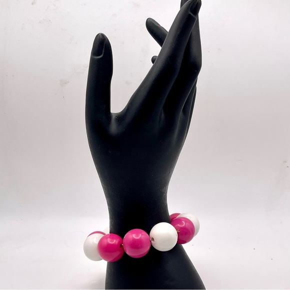 Fun Bright Pink and White Bubblegum Bead Stretch Bracelet OSFM - Picture 5 of 14